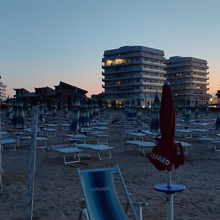 Вилла Oltre Confine Fronte Mare Марина-ди-Монтенеро Экстерьер фото